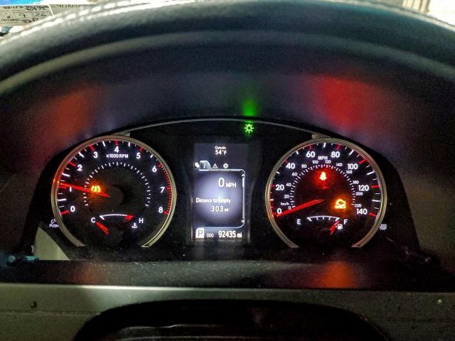 Toyota Camry Le Image 6