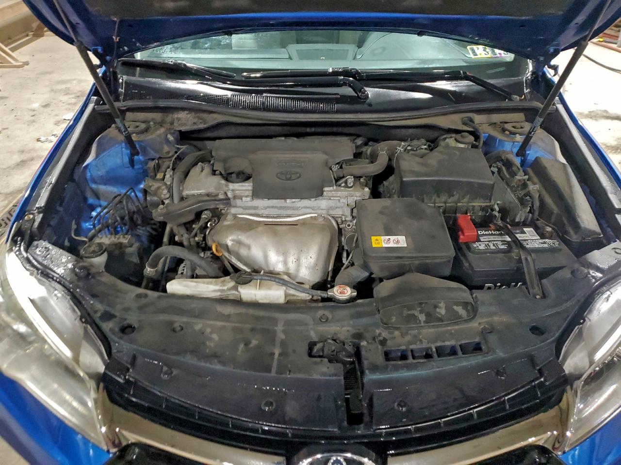 Toyota Camry Le Image 12