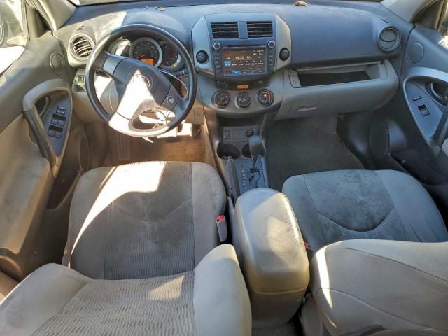 Toyota RAV4 Image 4