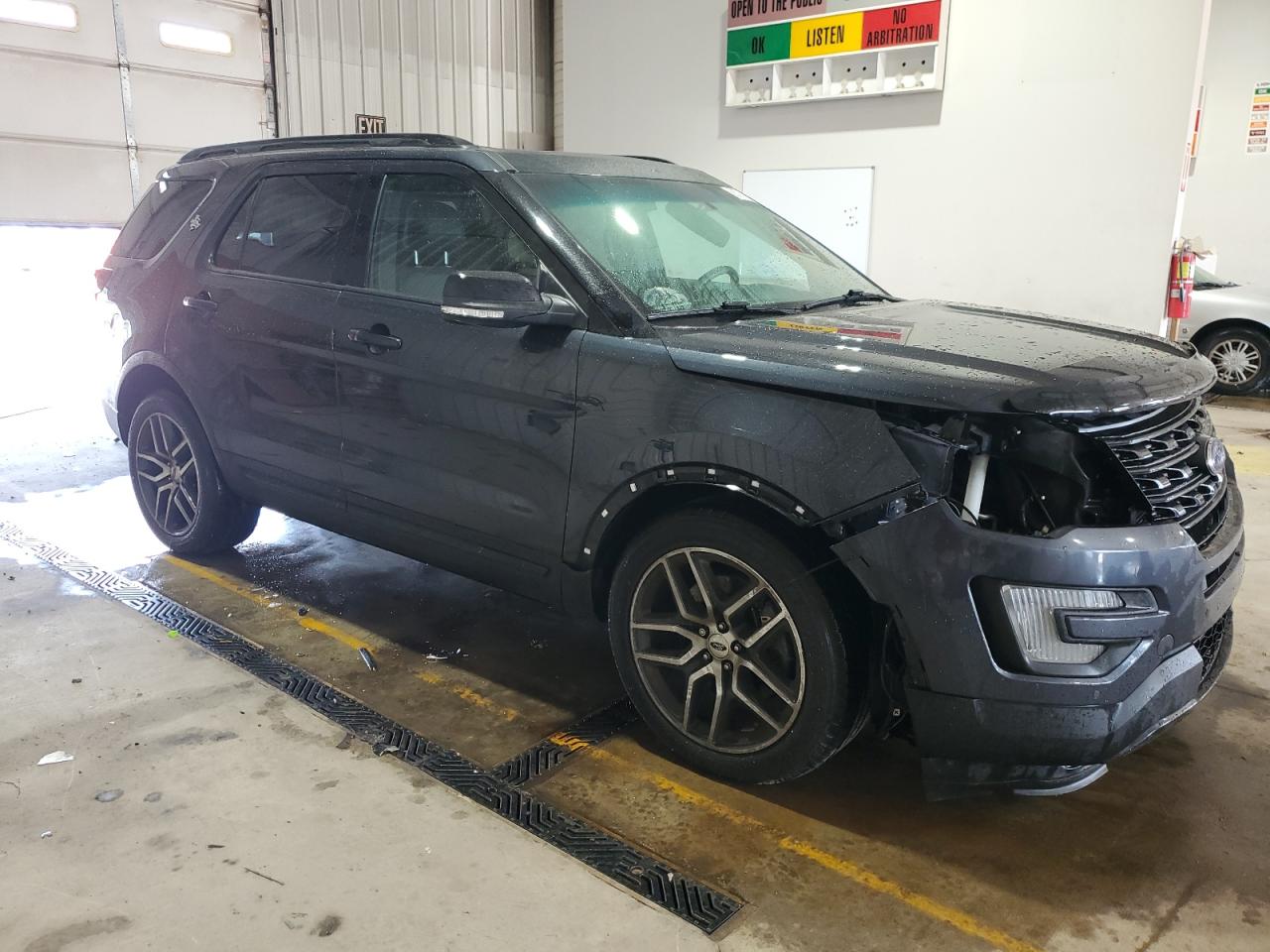 Ford Explorer Sport Image 3