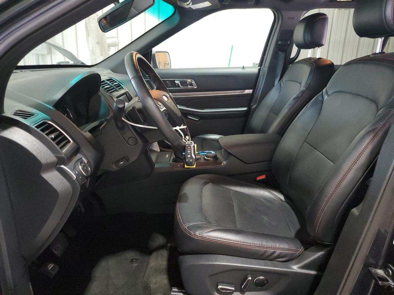 Ford Explorer Sport Image 7