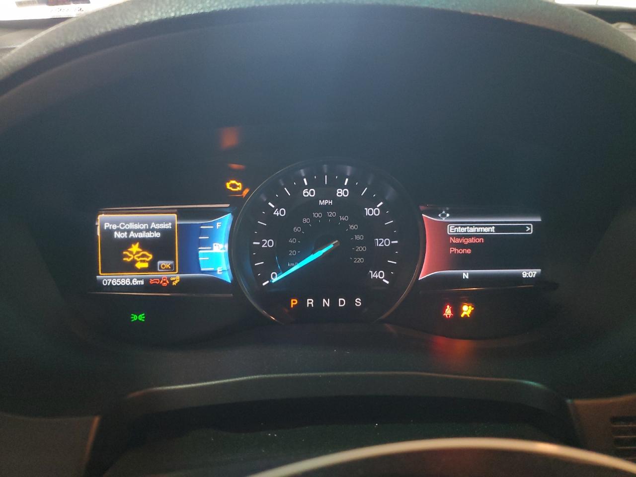 Ford Explorer Sport Image 14