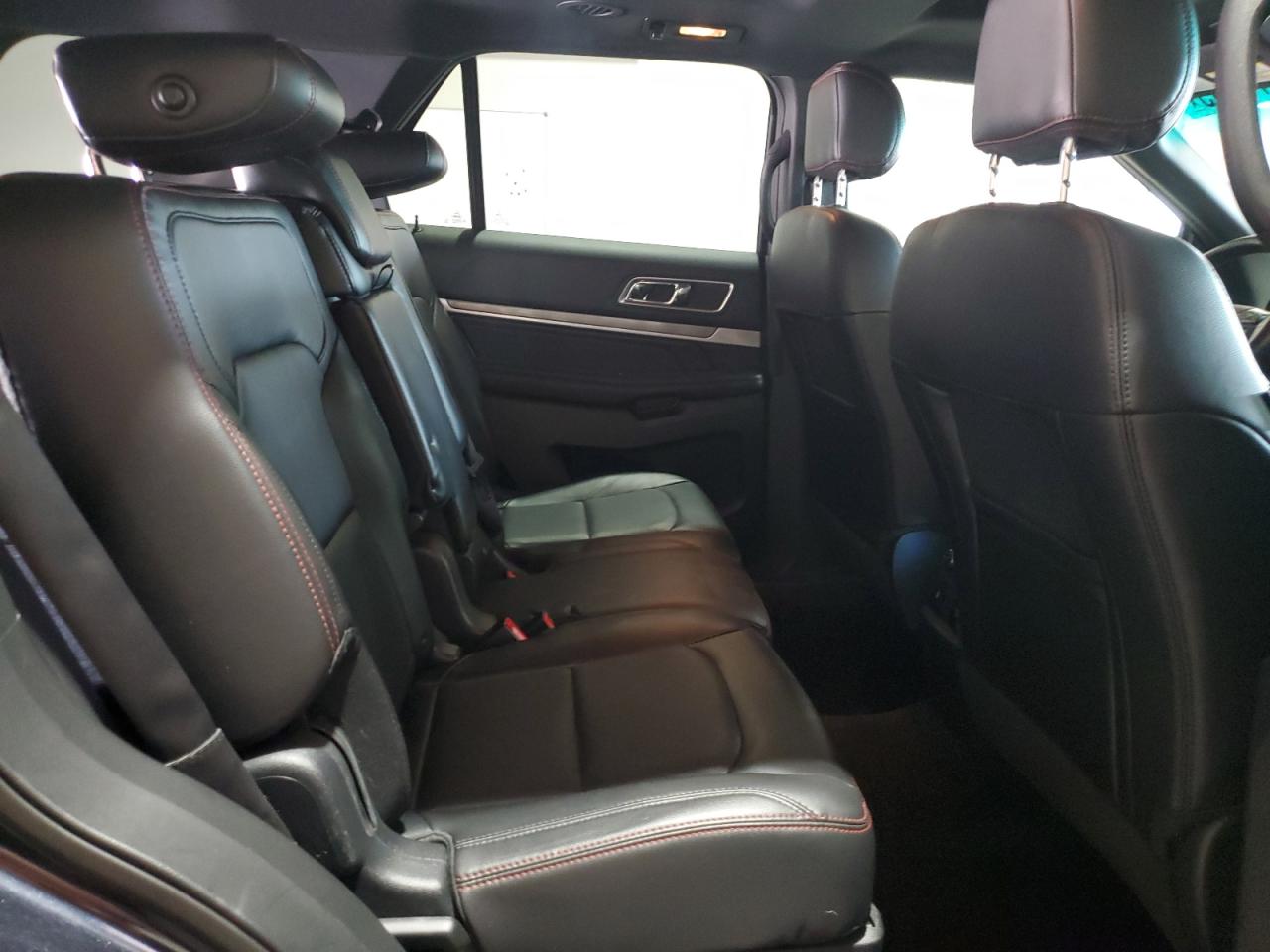 Ford Explorer Sport Image 8