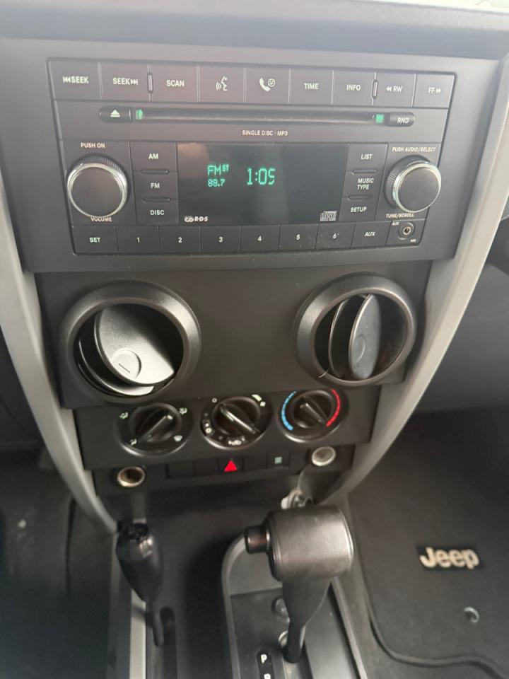 Jeep Wrangler X Image 7