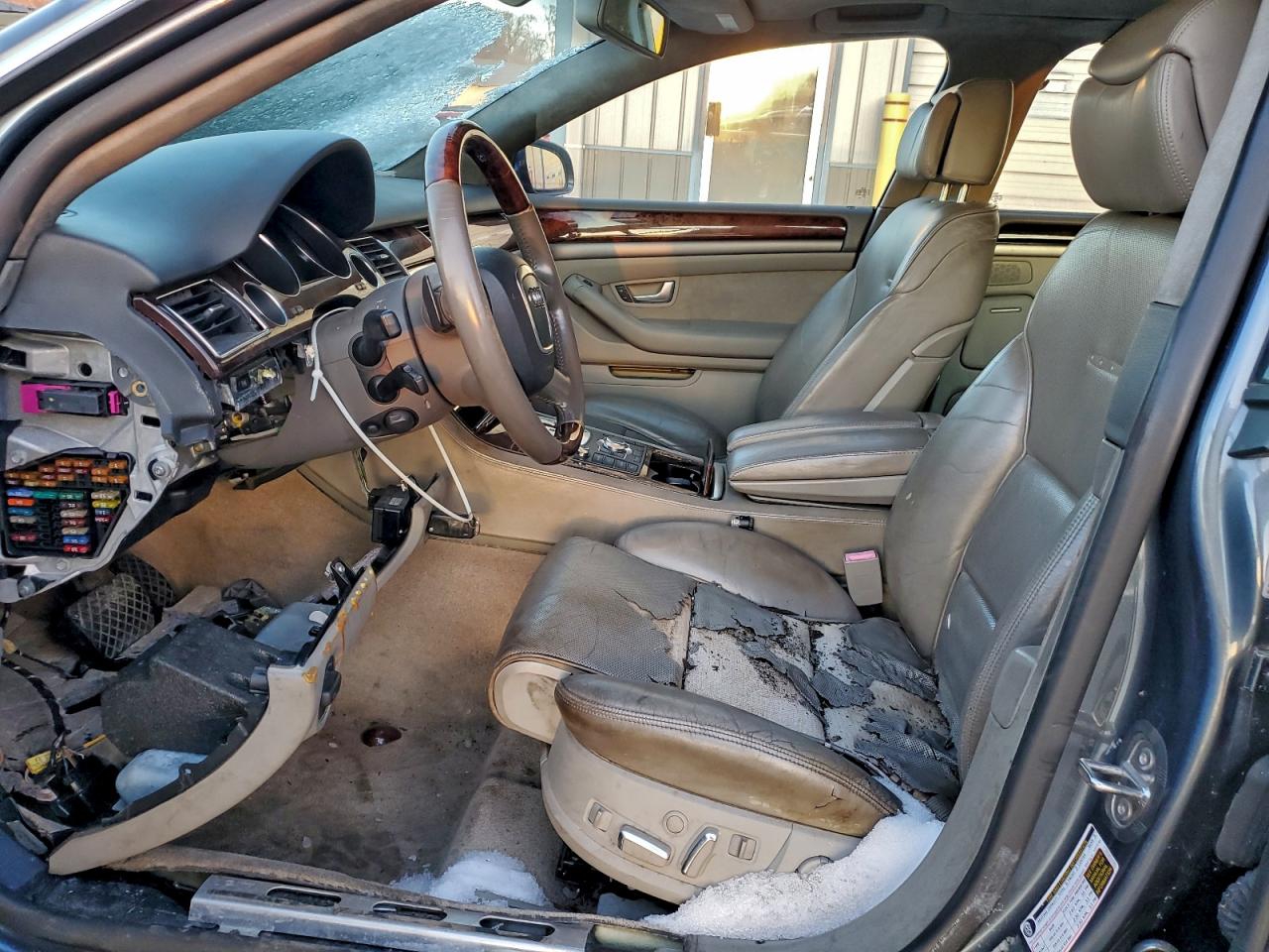 Audi A8 L Quattro Image 12