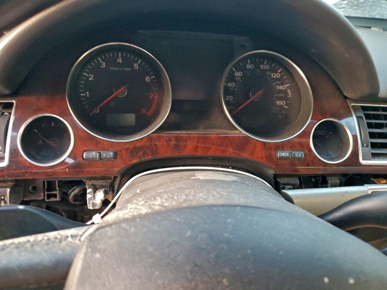 Audi A8 L Quattro Image 2