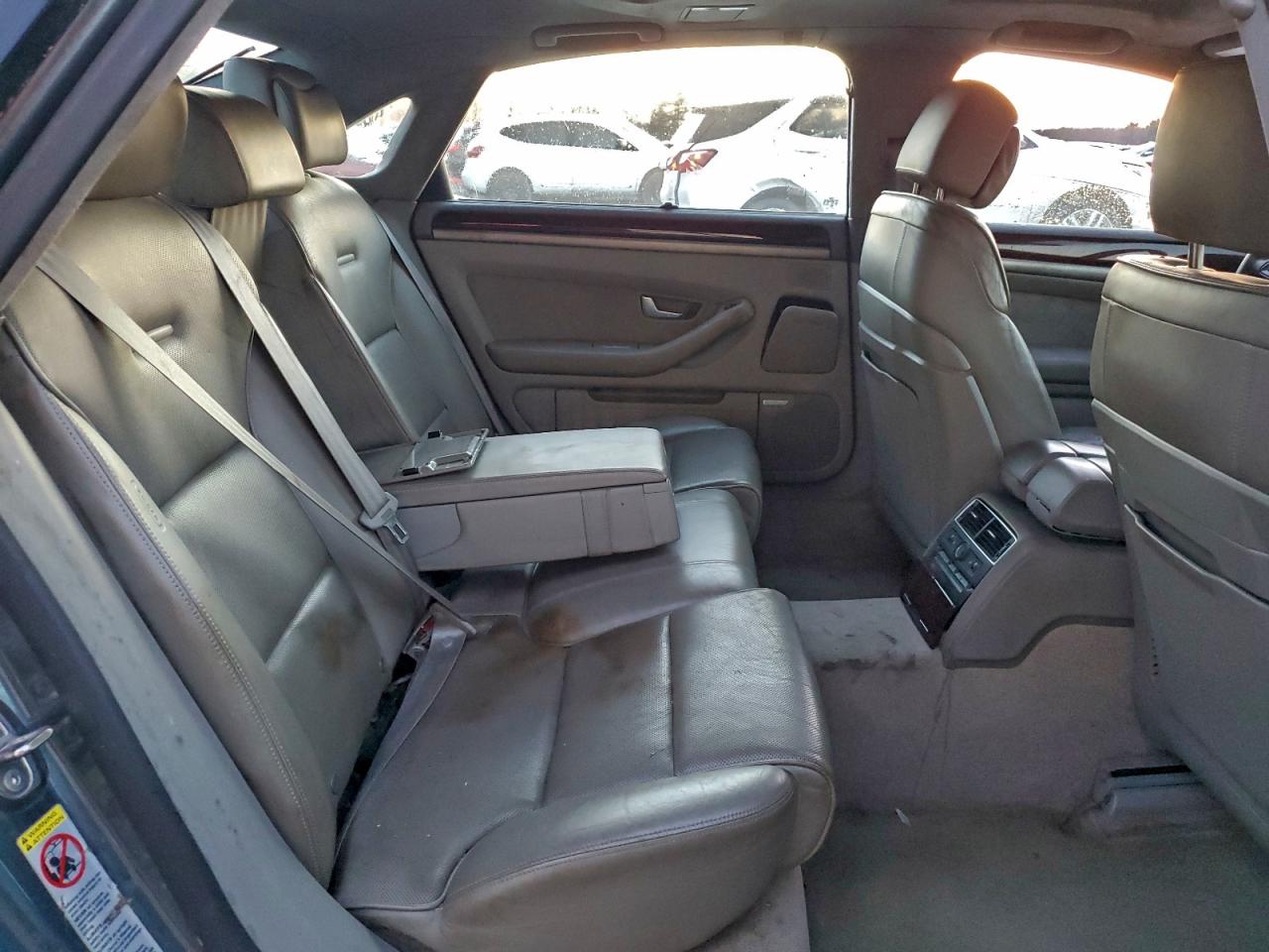 Audi A8 L Quattro Image 10