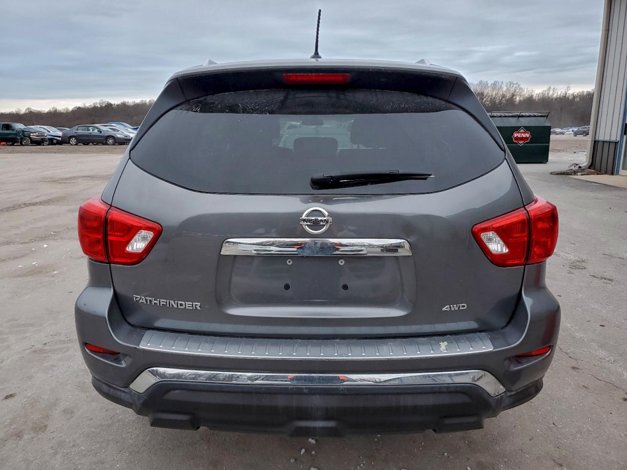 Nissan Pathfinder S Image 8