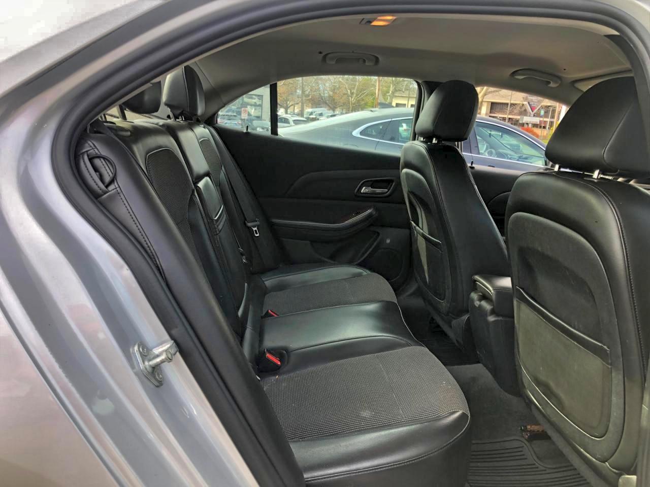 Chevrolet Malibu 1lt Image 7