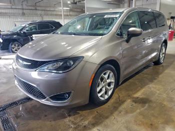  Salvage Chrysler Pacifica