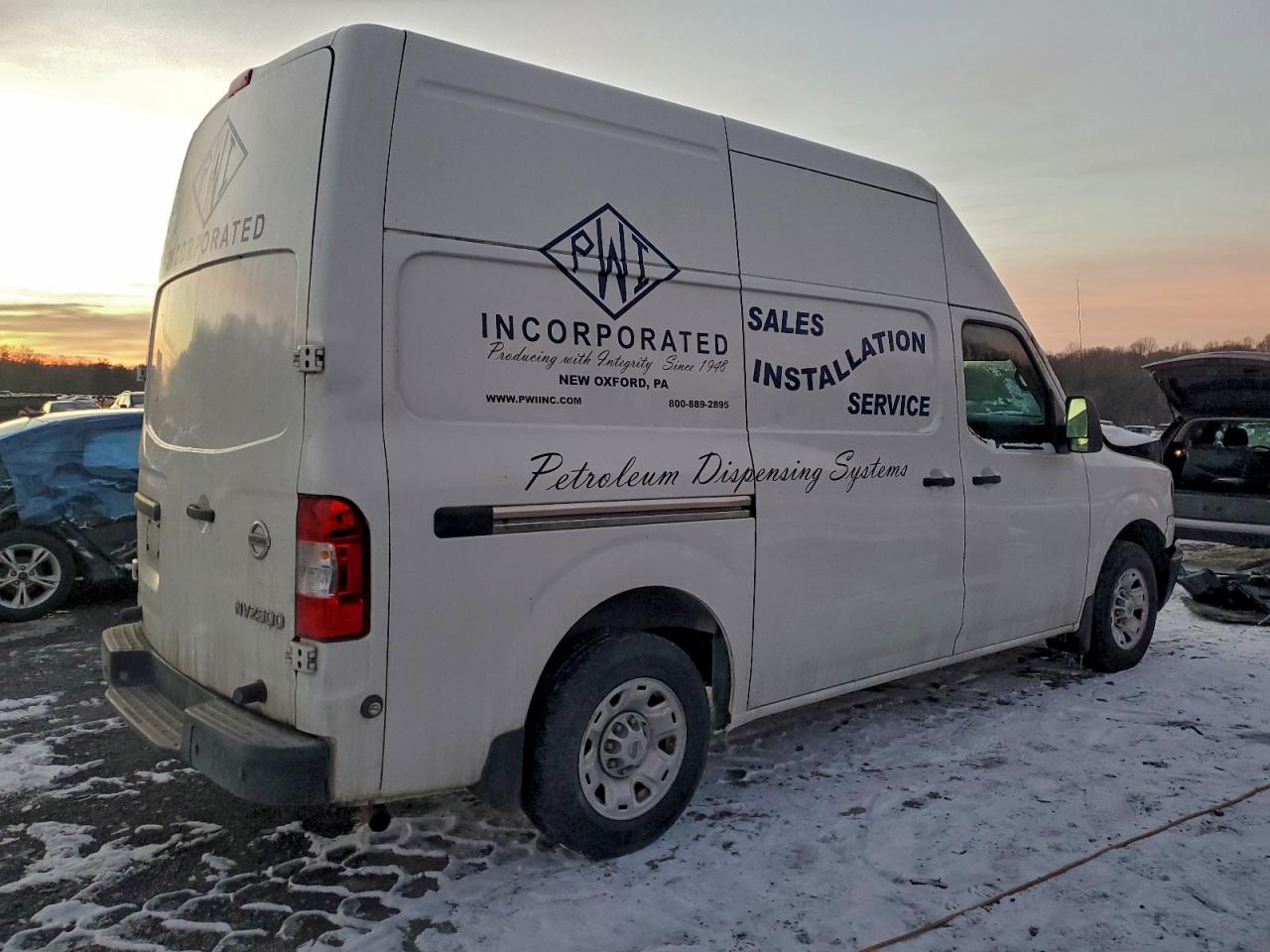 Nissan Nv 2500 S Image 2