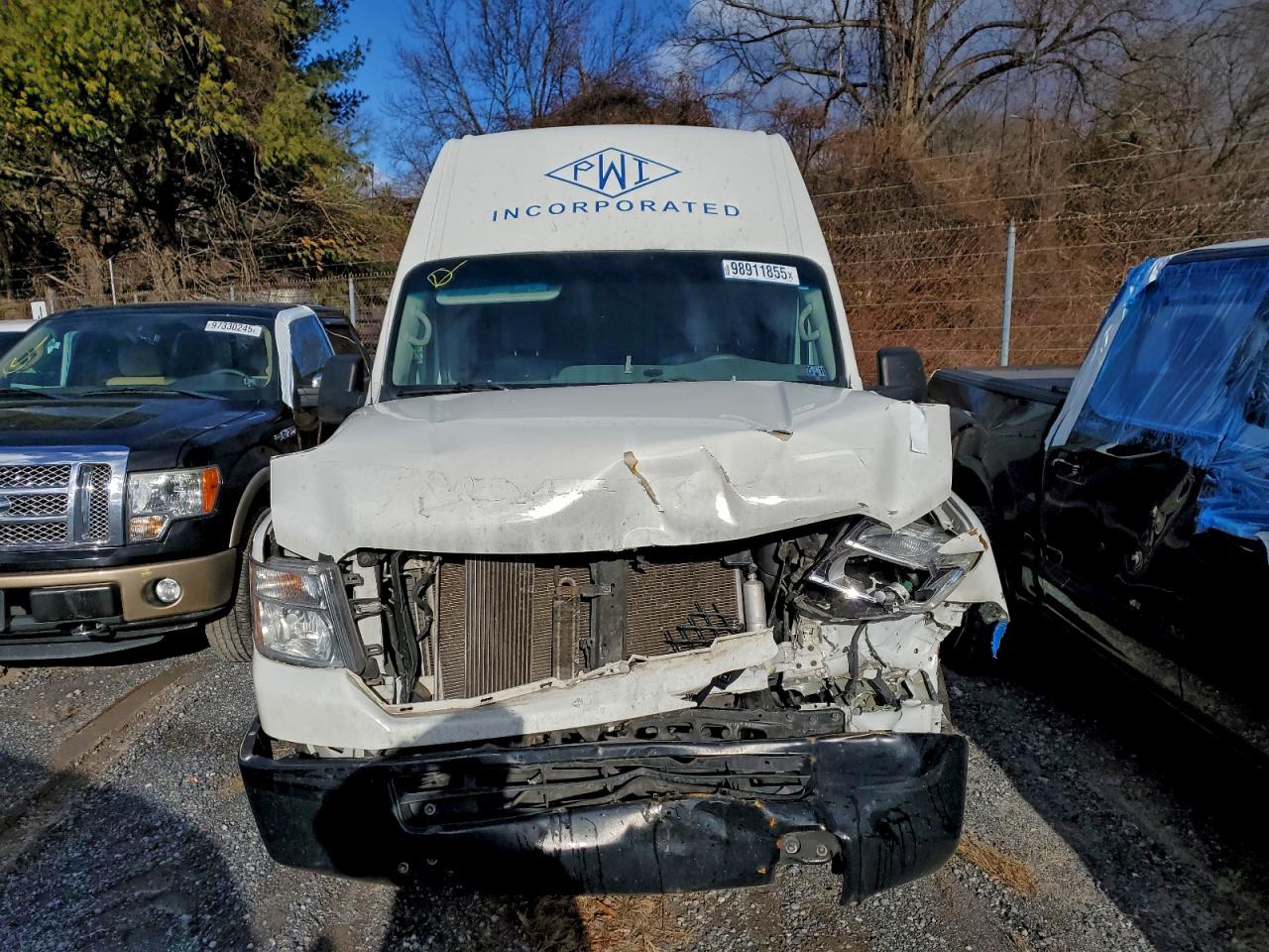 Nissan Nv 2500 S Image 9