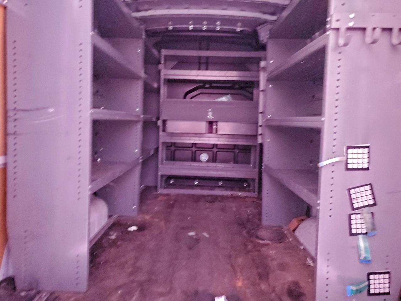 Nissan Nv 2500 S Image 7