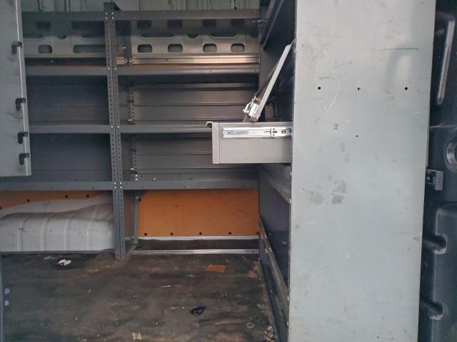 Nissan Nv 2500 S Image 10