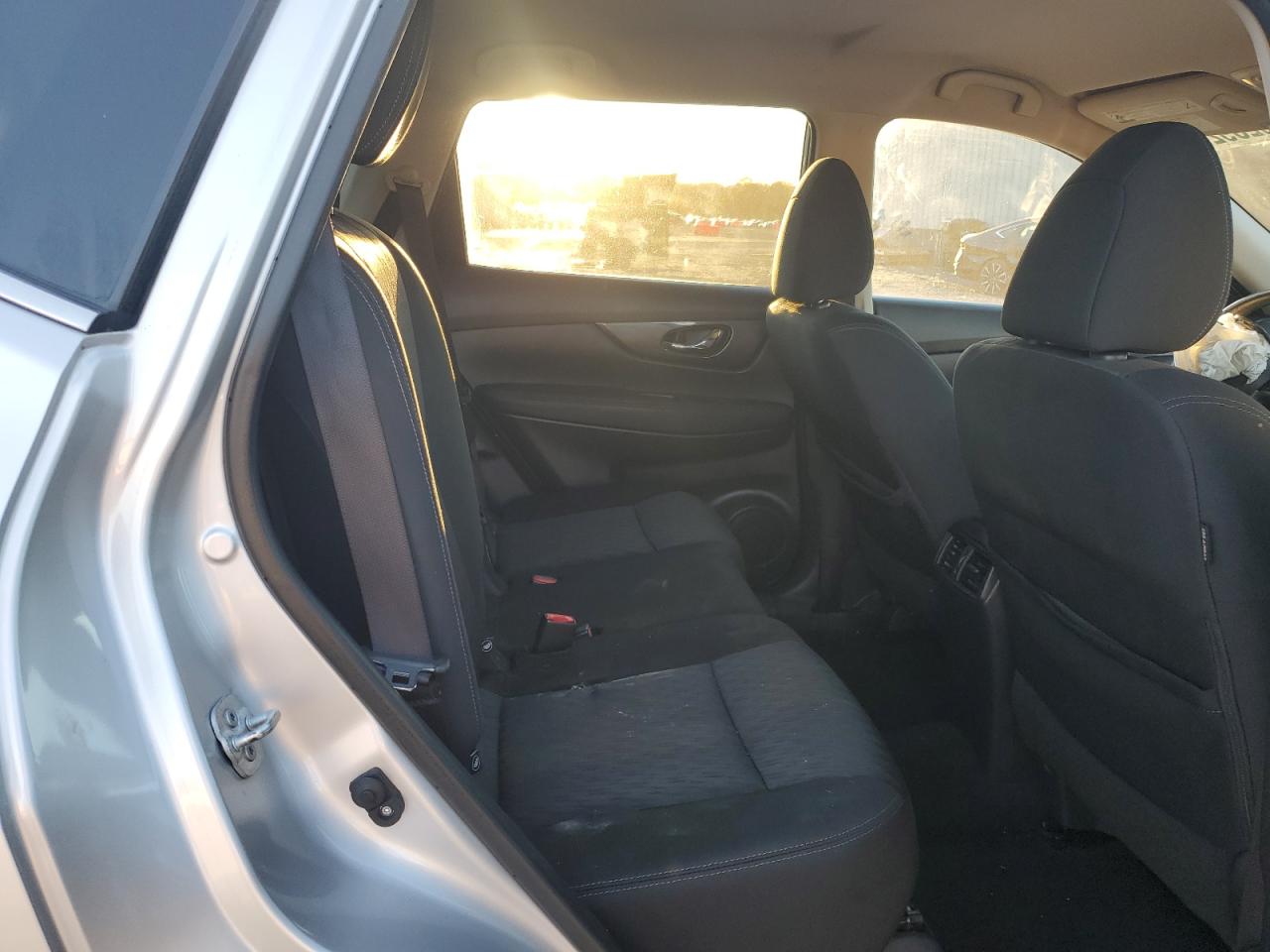 Nissan Rogue S Image 9