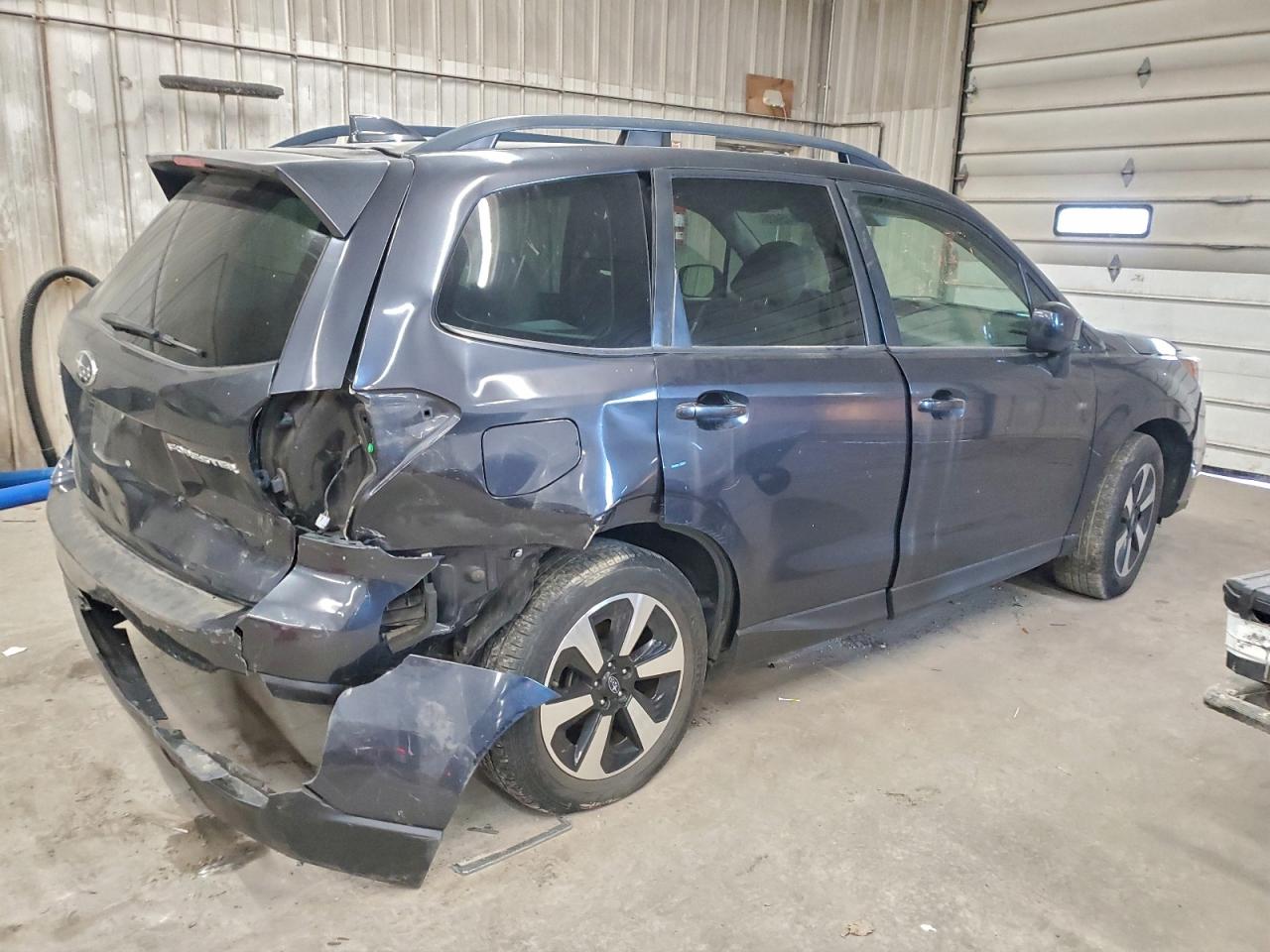 Subaru Forester 2.5i Premium Image 11