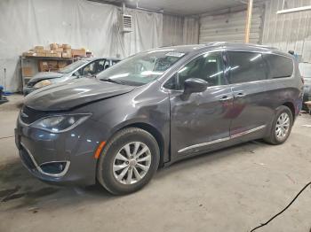  Salvage Chrysler Pacifica