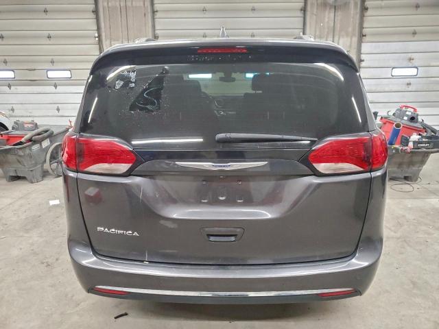 Chrysler Pacifica Touring L Image 10