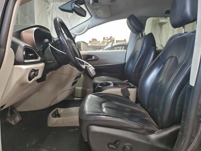 Chrysler Pacifica Touring L Image 6