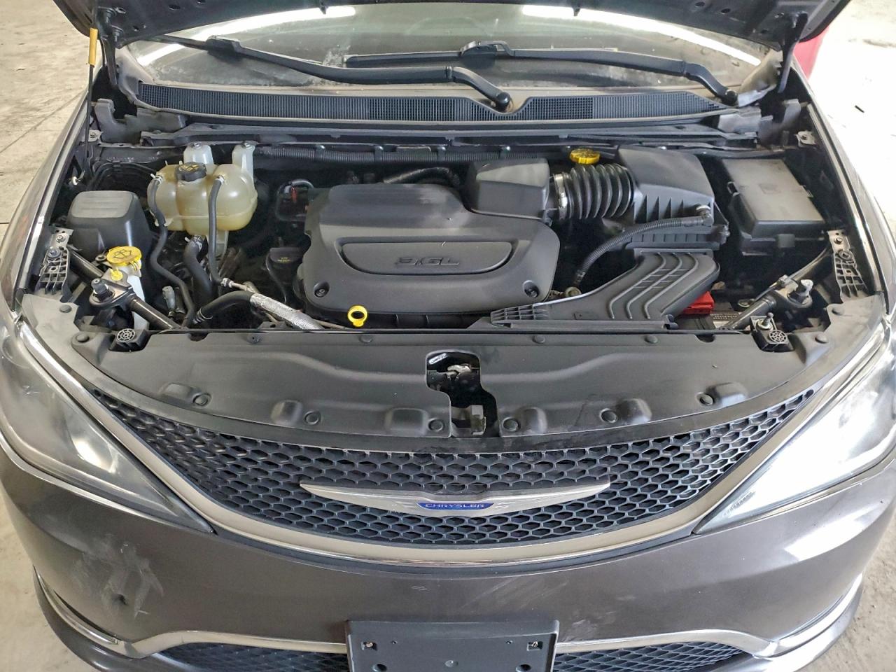 Chrysler Pacifica Touring L Image 11