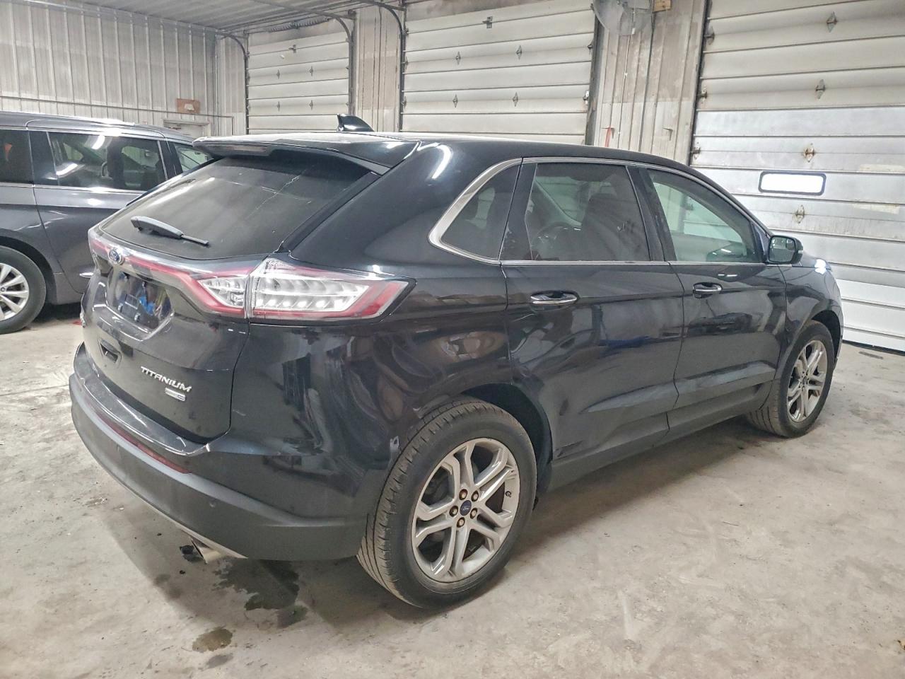 Ford Edge Titanium Image 3