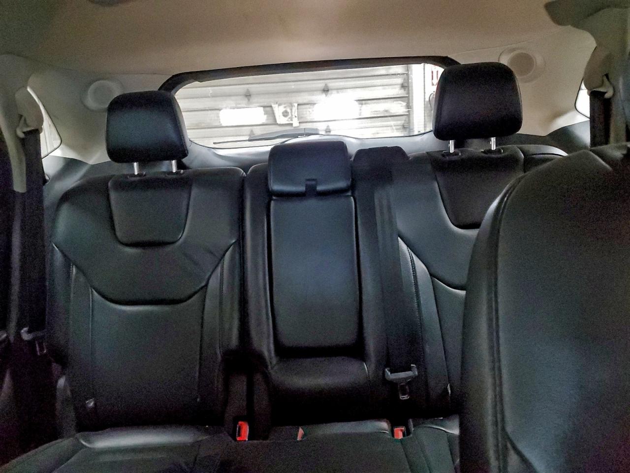 Ford Edge Titanium Image 8