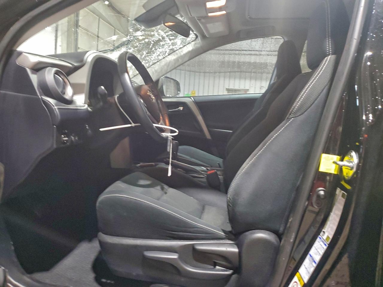 Toyota RAV4 Xle Image 7