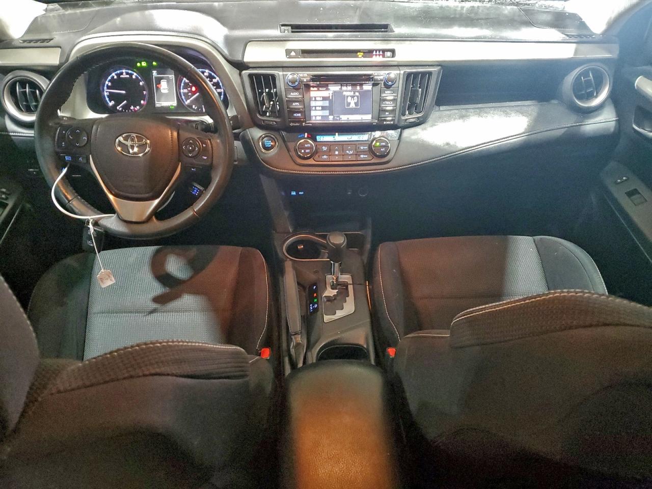 Toyota RAV4 Xle Image 9