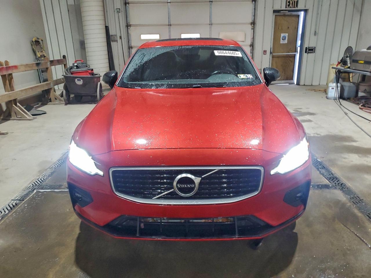 Volvo S60 T6 R-design Image 3