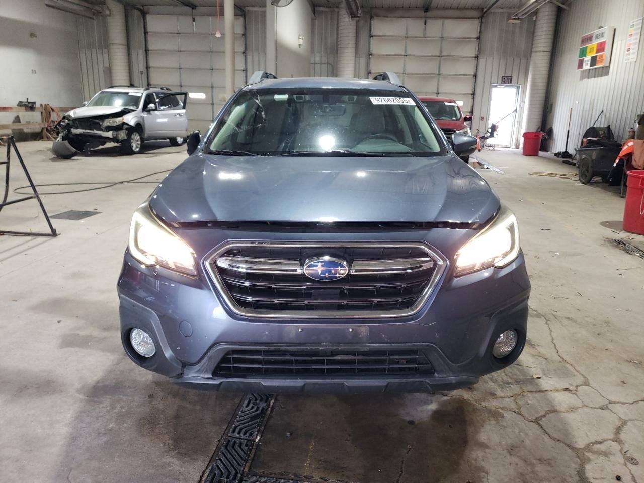 Subaru Outback 2.5i Premium Image 4