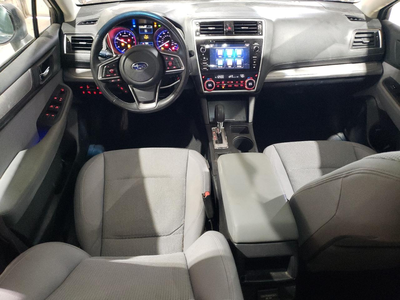 Subaru Outback 2.5i Premium Image 12