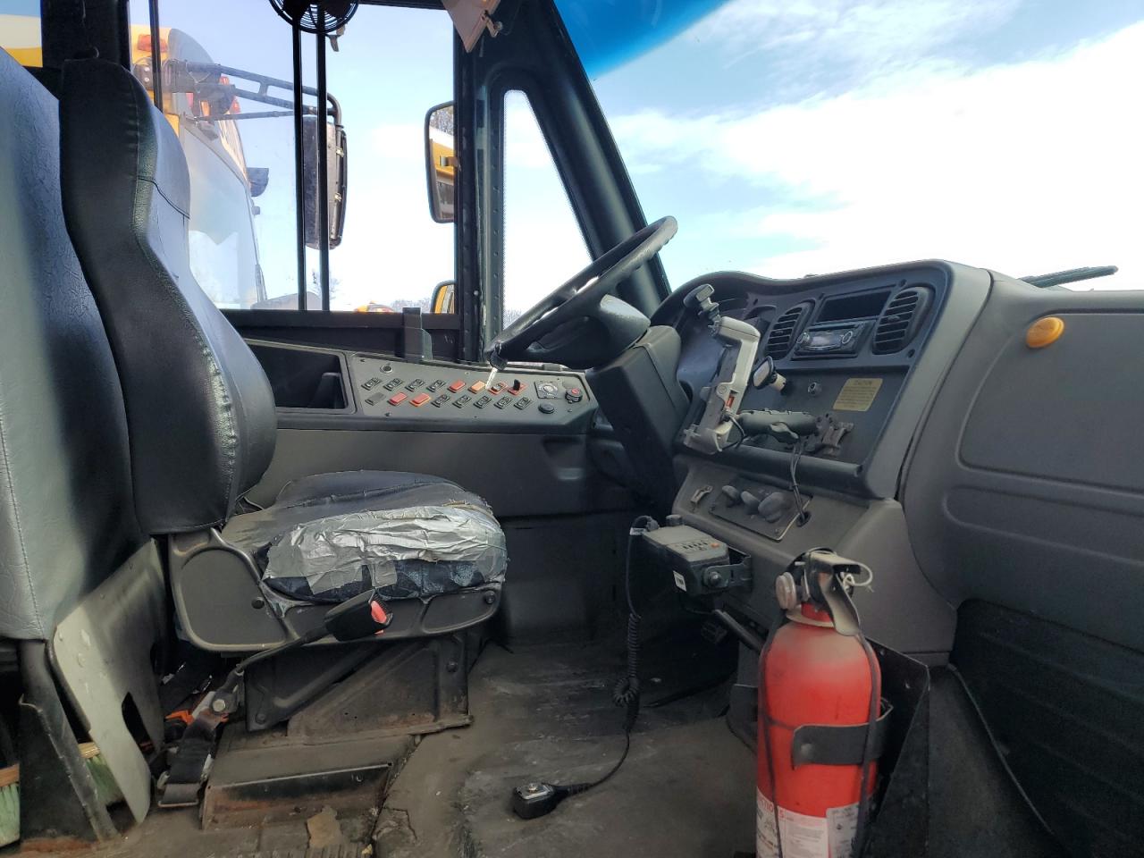 Thomas School Bus B2b Image 5