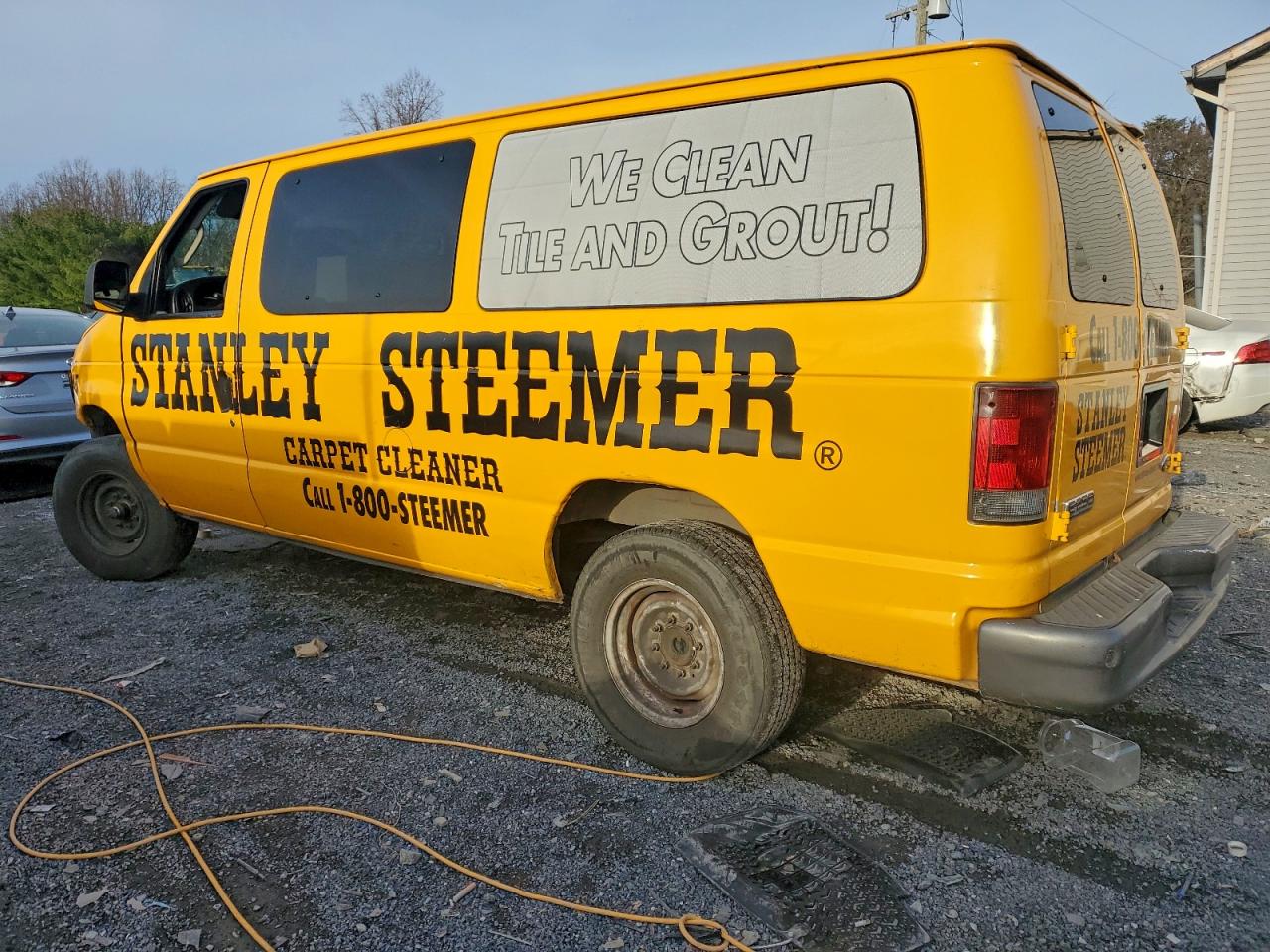 Ford Econoline E250 Van Image 7