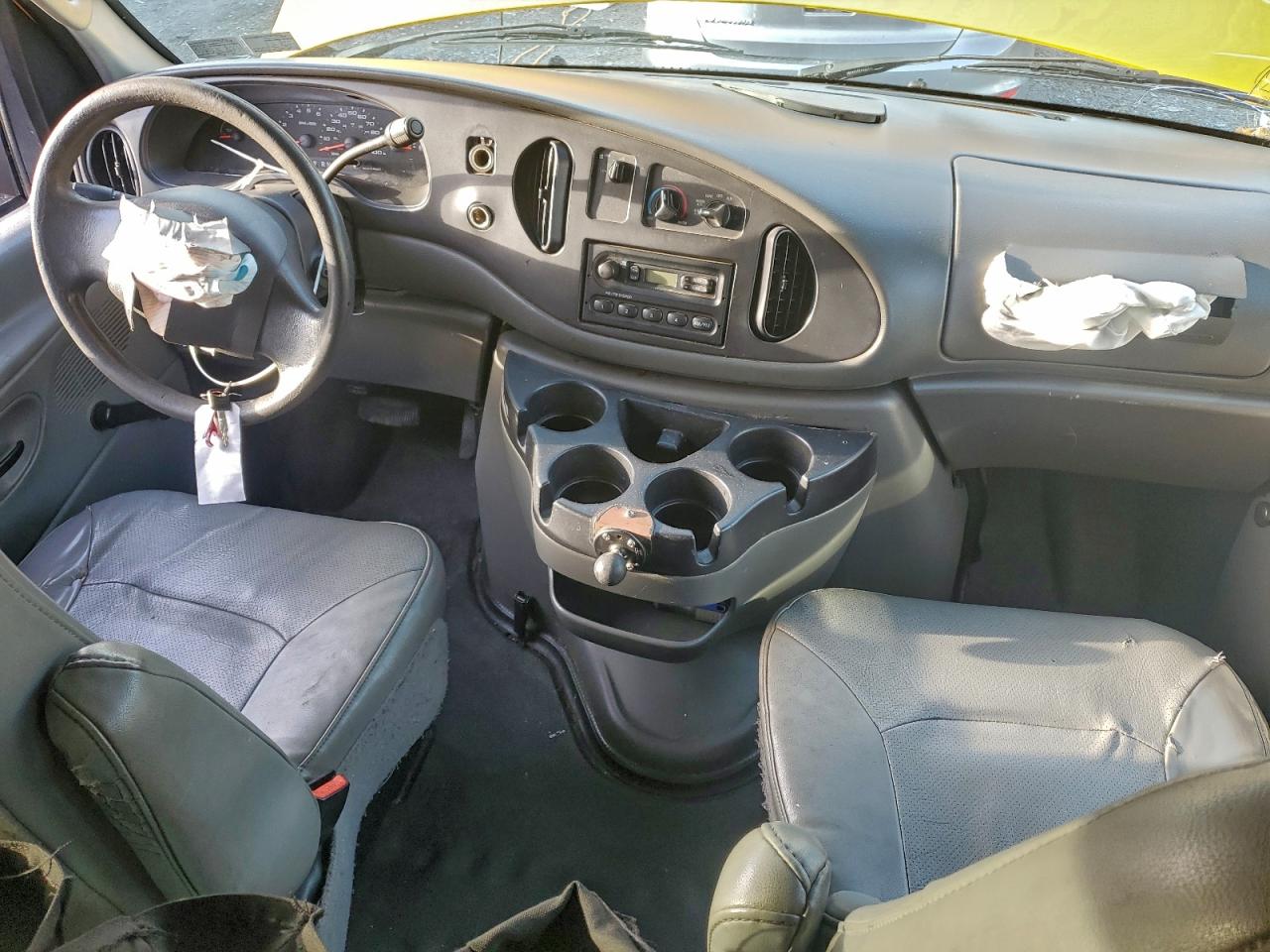 Ford Econoline E250 Van Image 10