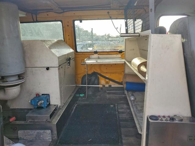 Ford Econoline E250 Van Image 4