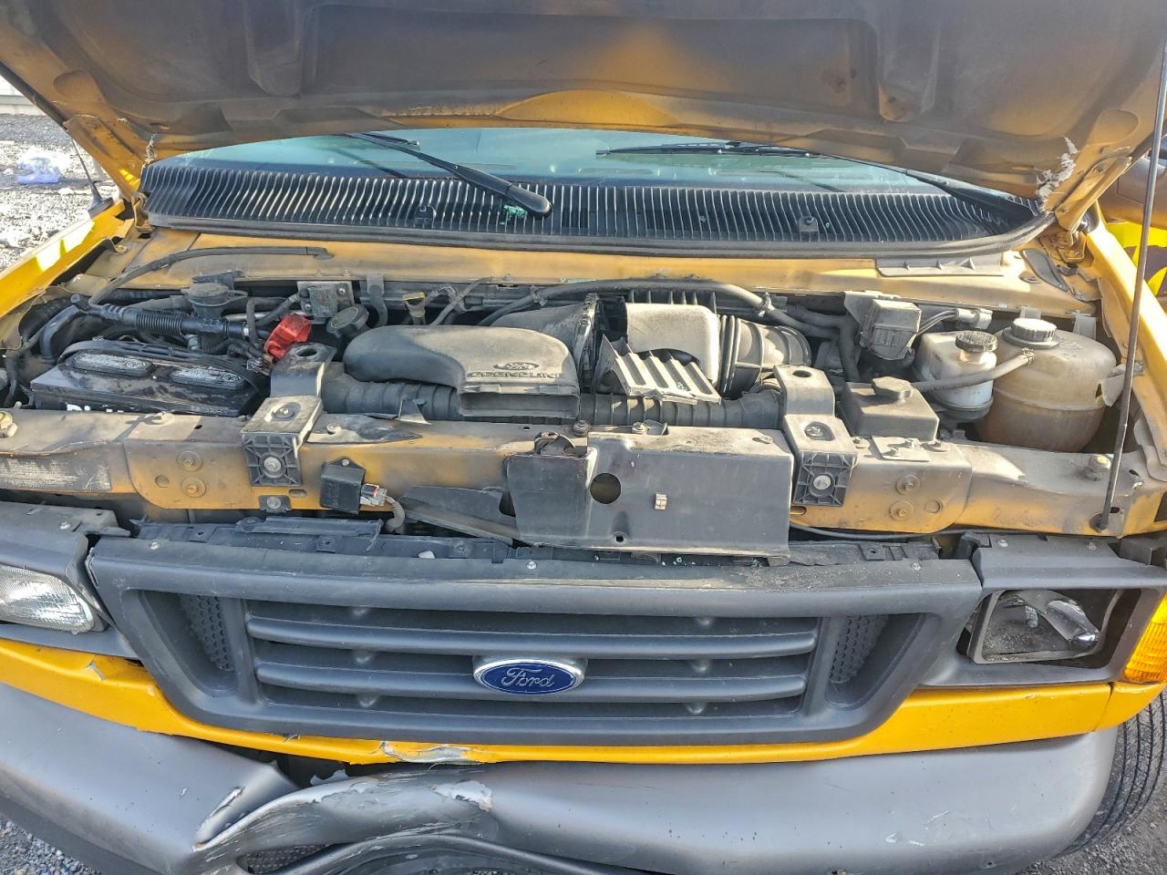 Ford Econoline E250 Van Image 9