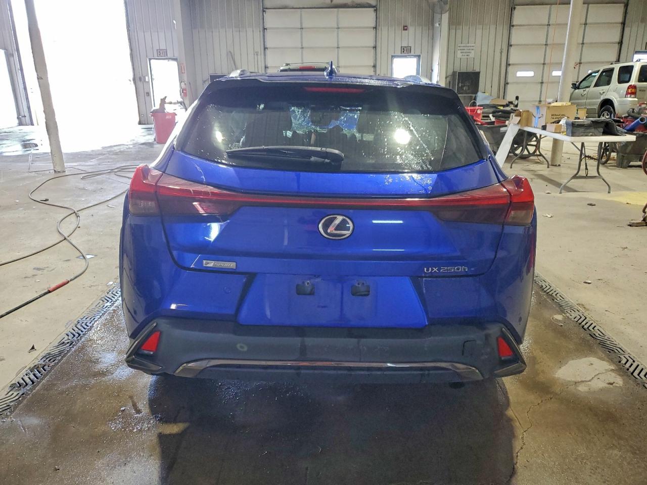 Lexus Ux 250h Image 5