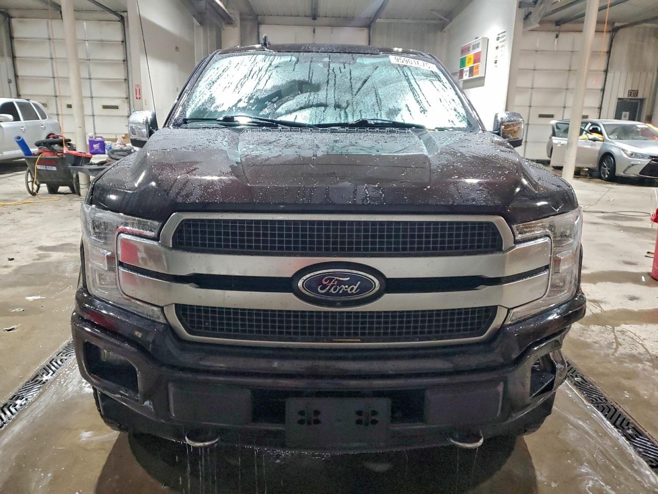 Ford F-150 Supercrew Image 11