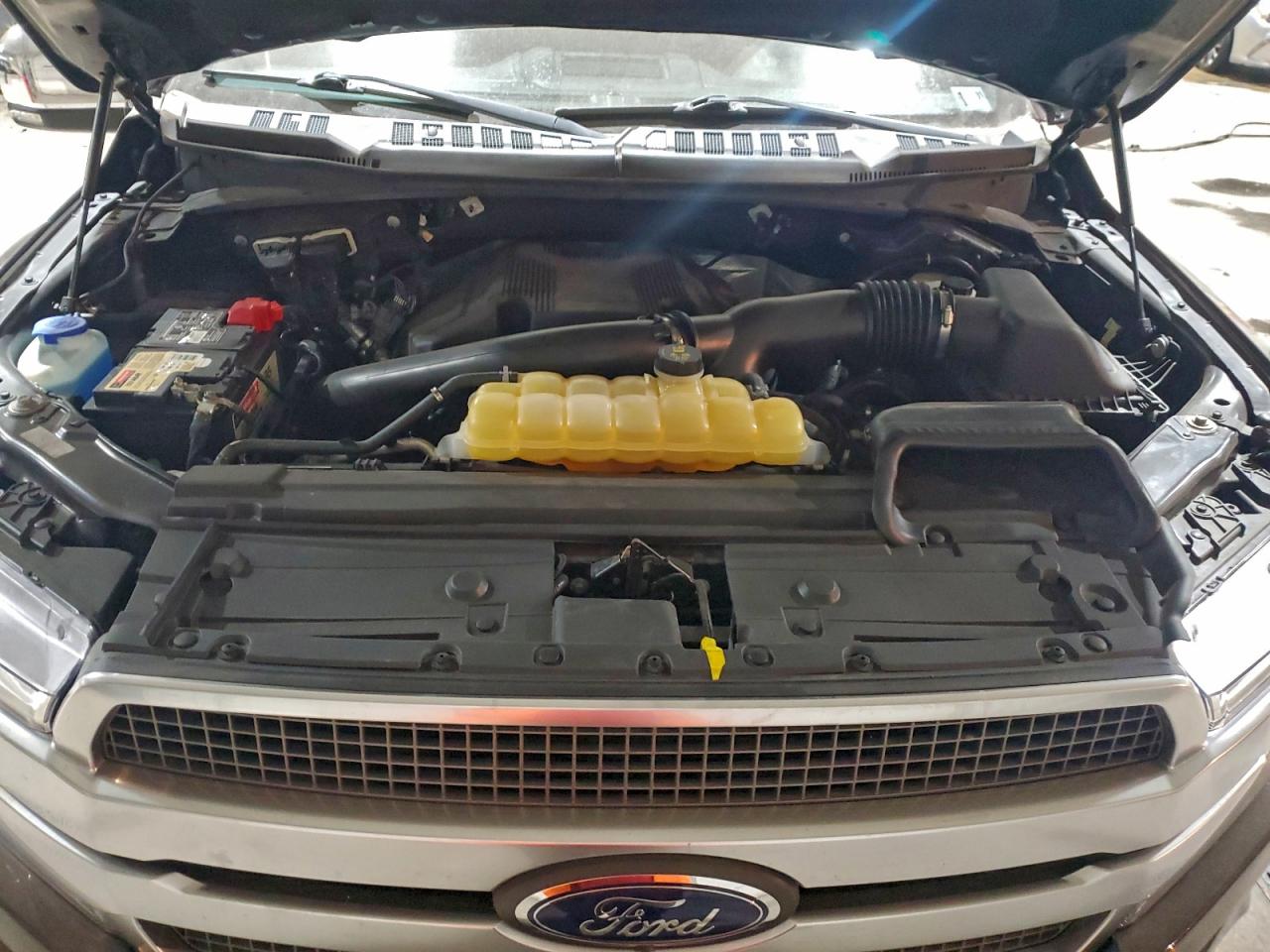 Ford F-150 Supercrew Image 12