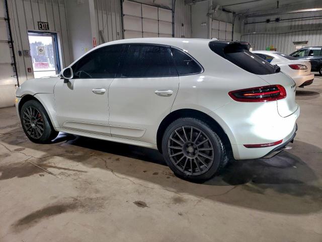 Porsche Macan Turbo Image 7