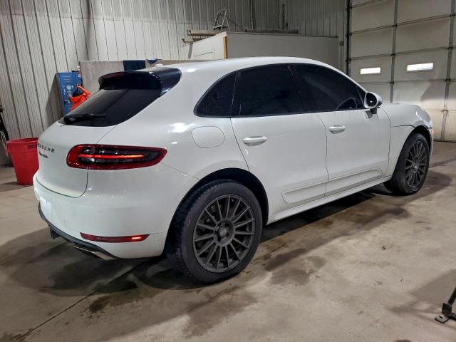 Porsche Macan Turbo Image 4