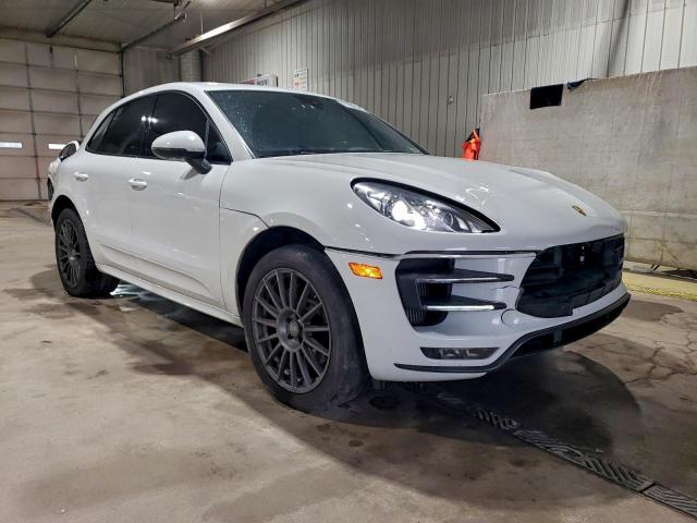 Porsche Macan Turbo Image 6