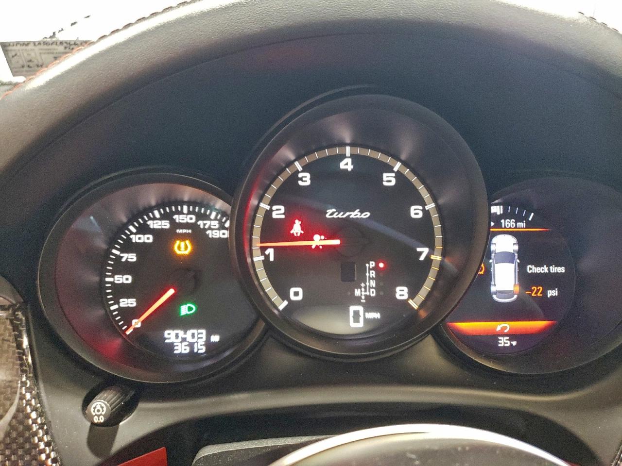 Porsche Macan Turbo Image 13