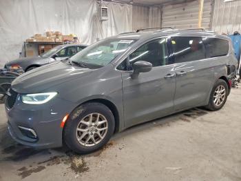  Salvage Chrysler Pacifica