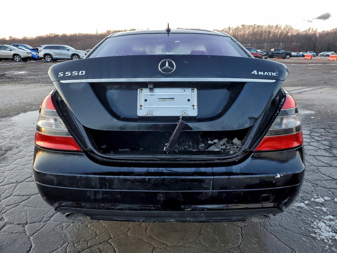 Mercedes-Benz S-Class 550 4matic Image 8