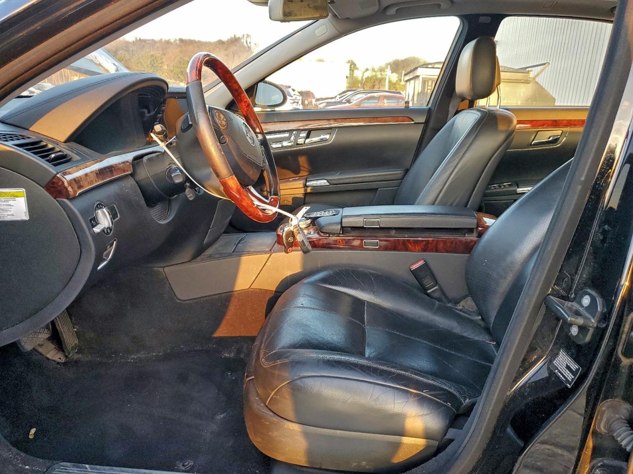 Mercedes-Benz S-Class 550 4matic Image 7