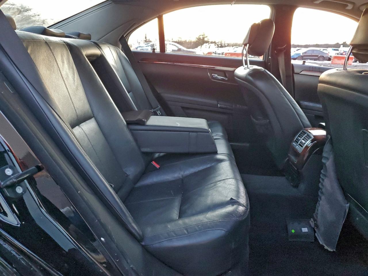 Mercedes-Benz S-Class 550 4matic Image 10