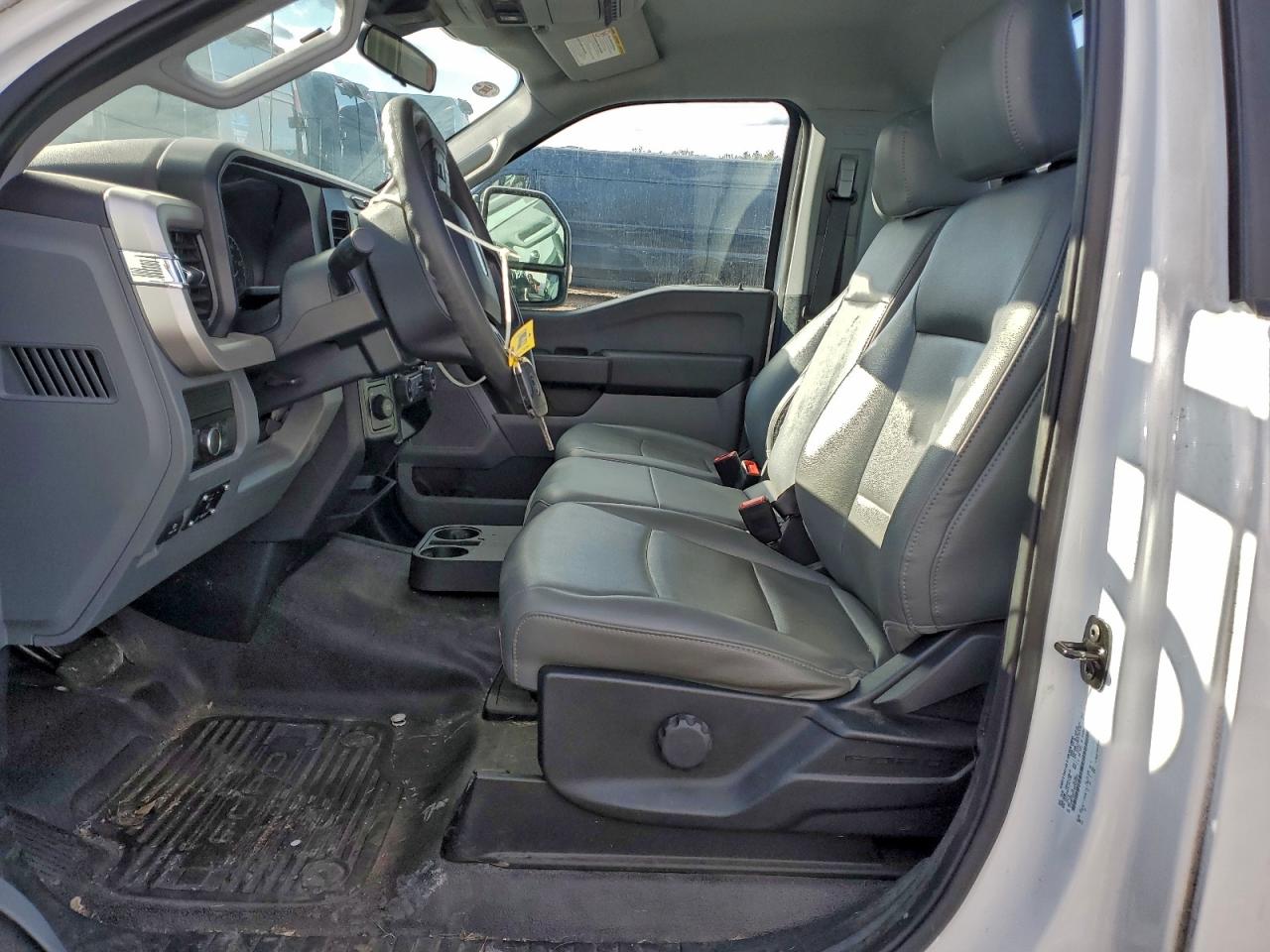 Ford F-250 Super Duty Image 14