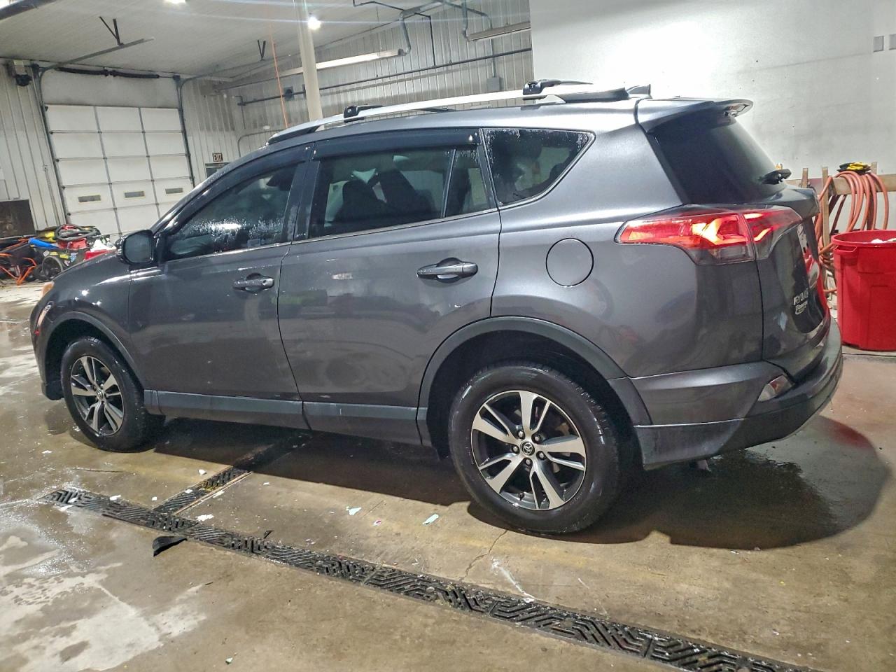 Toyota RAV4 Xle Image 7