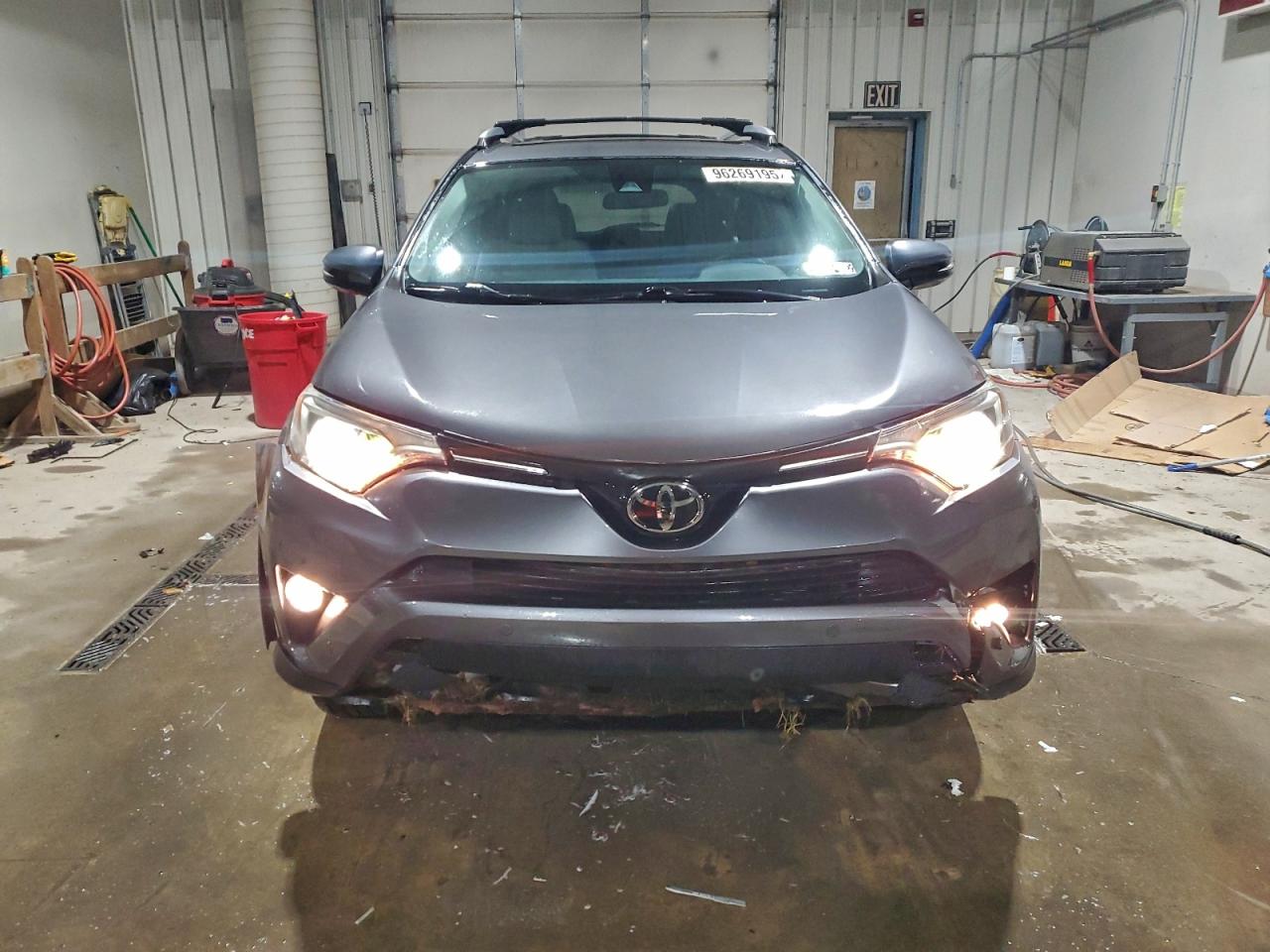Toyota RAV4 Xle Image 2